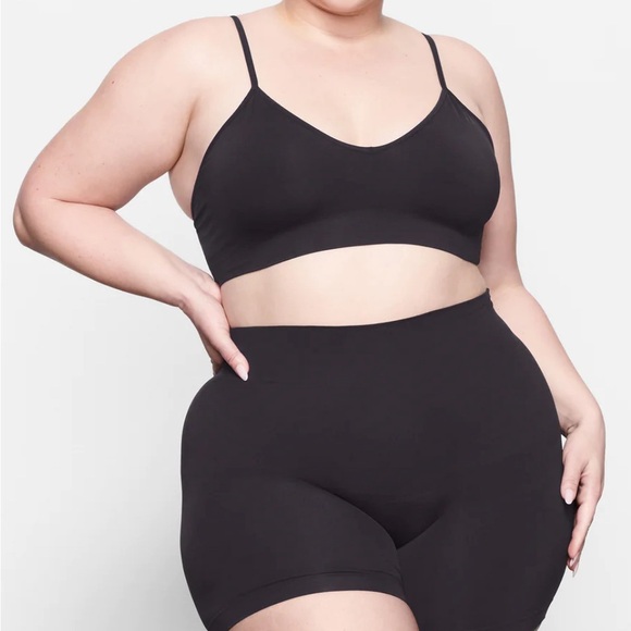 Skims Soft Smoothing Shorts - Picture 2 of 2